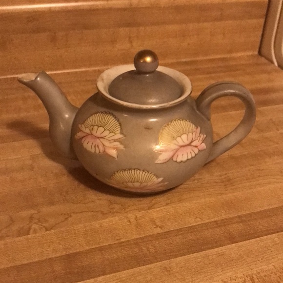 Occupied Japan Vintage Hand-Painted Teapot 1945-1952 Made for Import - Picture 5 of 8